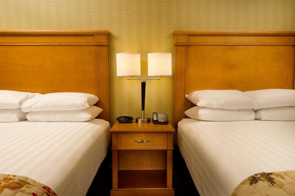 Pear Tree Inn Kansas City Overland Park Phòng bức ảnh